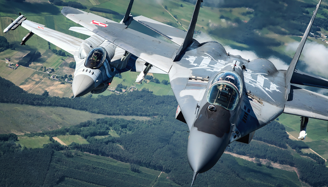 MiG 29 Vs F 16 Slovakia To Retire Soviet Built Fighters For A 2 9 Billion Deal To Aquire 