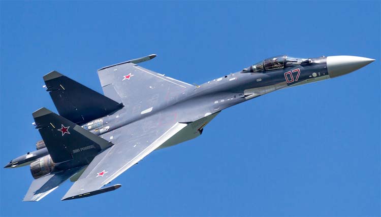 Chinese Su-35 Fighters Train for Combat in the South China Sea