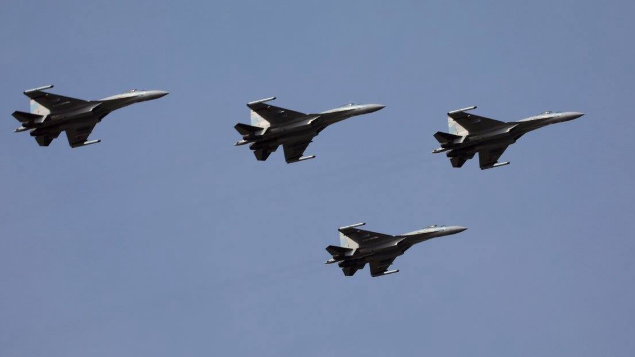 Chinese Su-35 Fighters Train for Combat in the South China Sea
