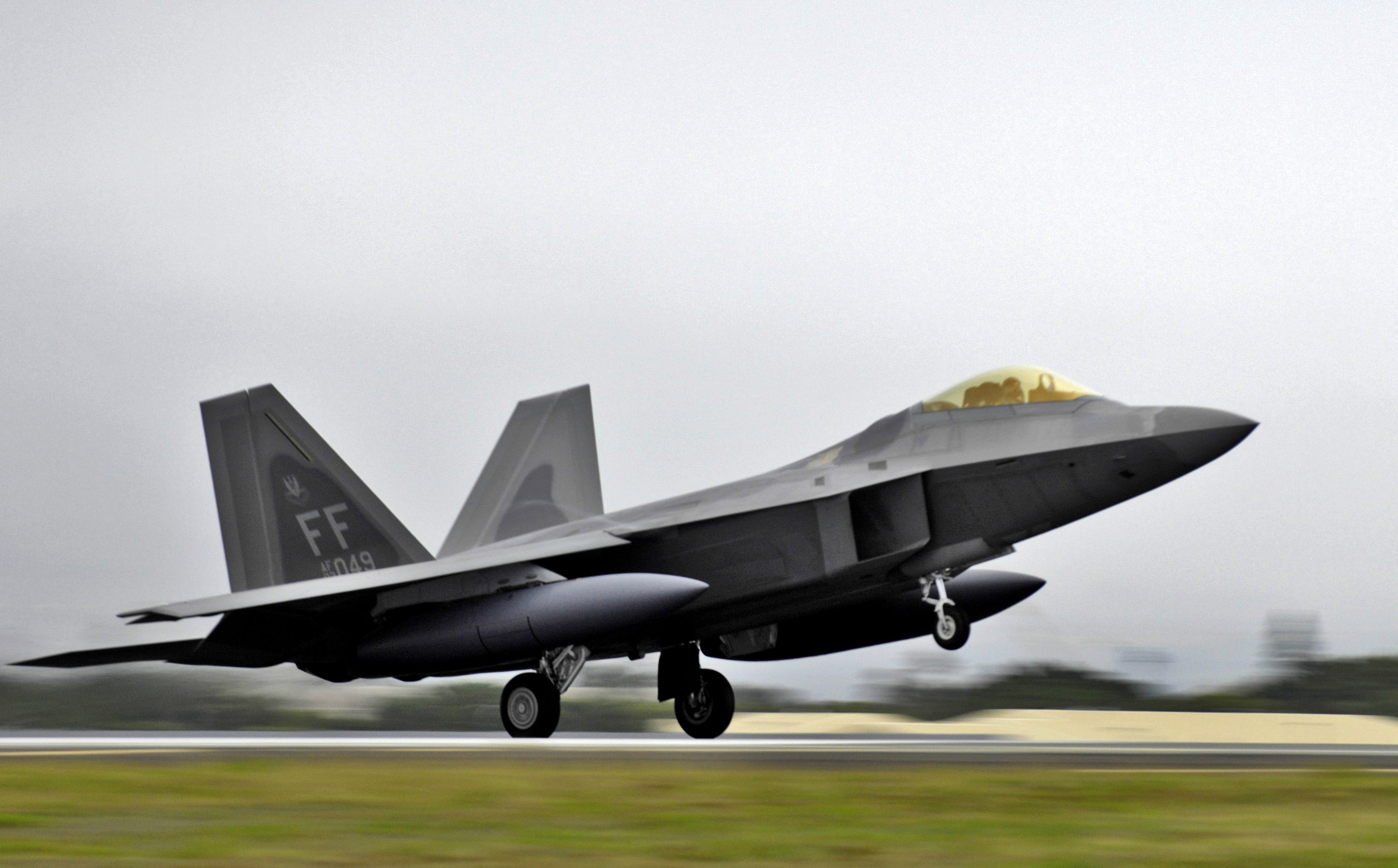 Modelling After the Raptor? Chinese J-20 Stealth Fighter Seen with ...