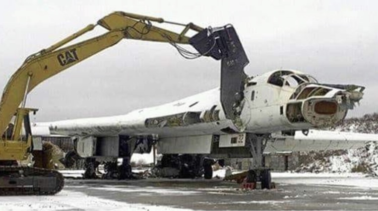 Ukraine dismantles Tu-160 bomber