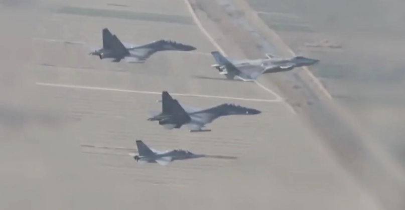 Chinese J-20 Stealth Fighters Team Up with J-16 Flankers For Large Scale Dogfight Training