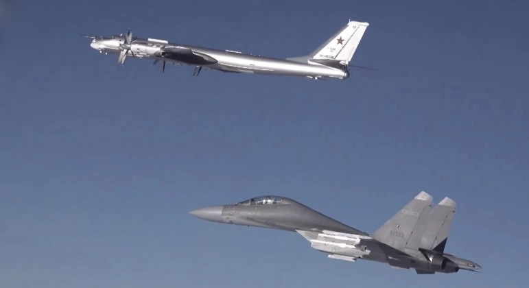 Chinese H-6K Bombers Land in Russia During New Joint Exercises