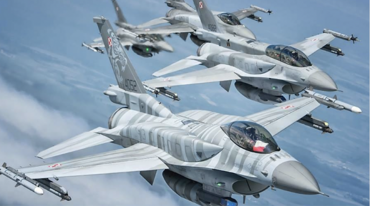 F-16 της Πολωνικής Πολεμικής Αεροπορίας σε σχηματισμό