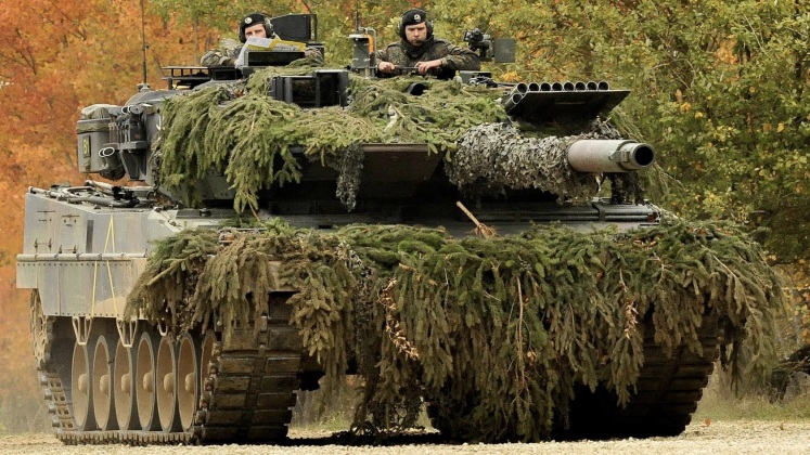 Notas sueltas:¿Quién opera los nuevos tanques Abrams de Ucrania? Probable presencia de contratistas estadounidenses o polacos  - Página 4 Article_650fde82417879_93703858