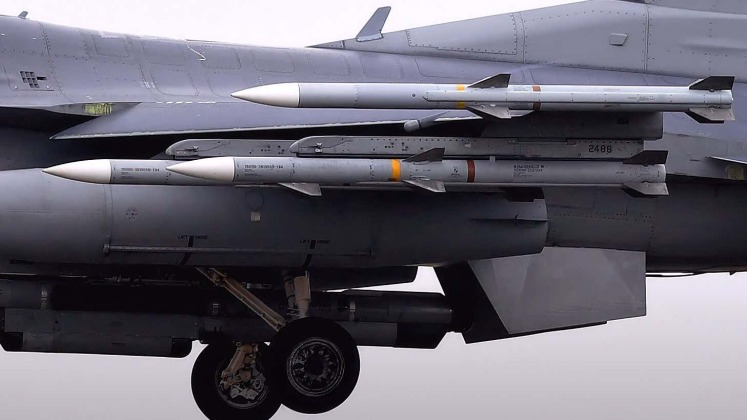 F-16 from Yokota Air Base with AIM-120C Missiles