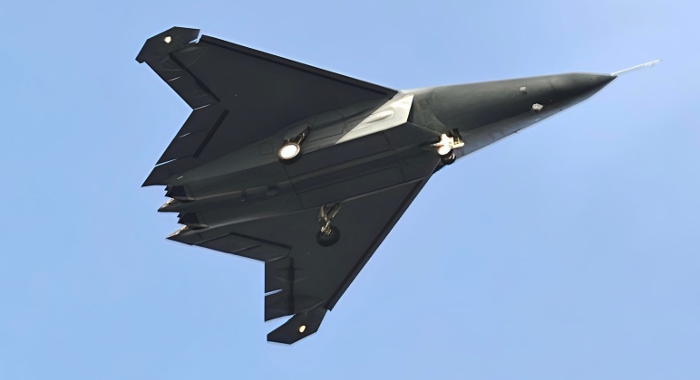 Chinese Sixth Generation Medium Weight Fighter Technology Demonstrator