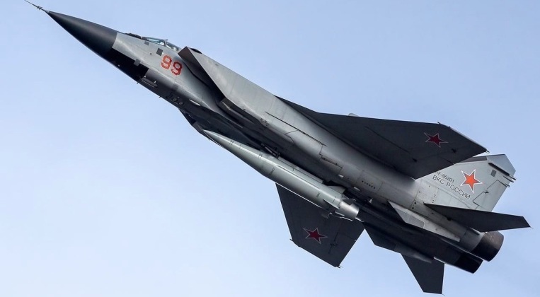 MiG-31 with Kinzhal Ballistic Missile