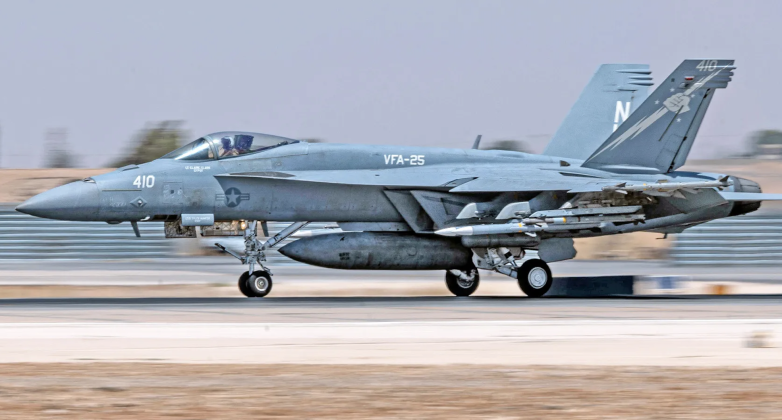 F-18E/F Super Hornets Simulate Strikes on Venezuela From U.S. Navy’s Largest Supercarrier