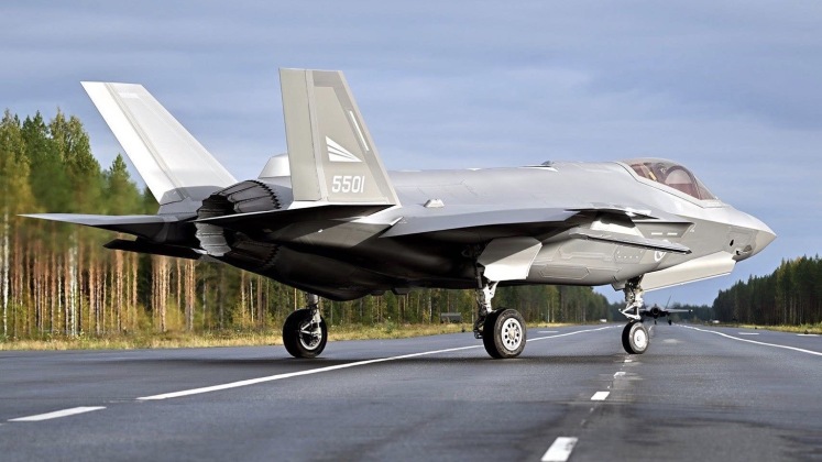 Royal Norwegian Air Force F-35A on Finnish Highway Royal Norwegian Air Force F-35A on Finnish Highway