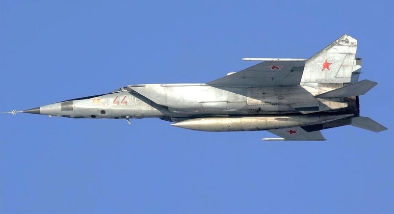 Can Russia’s New ‘Predator’ High Altitude Recon Plane Match Its Soviet Predecessor the MiG-25R Foxbat?