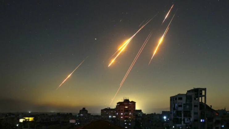 Iranian Ballistic Missiles Arrive Over Israeli Skies During June 2025 Retaliatory Strikes