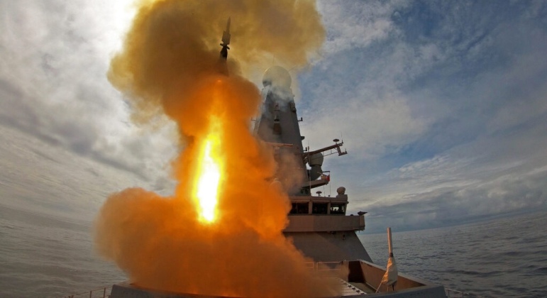 Type 45 Class Destroyer Launches Aster Missile - These Lack a Ballistic Missile Defence Capability Type 45 Class Destroyer Launches Aster Missile - These Lack a Ballistic Missile Defence Capability