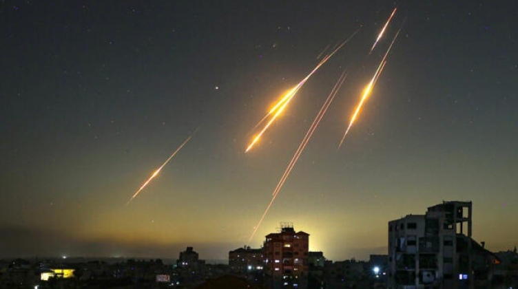 Iranian Ballistic Missiles Arrive Over Israeli Skies During June 2025 Retaliatory Strikes