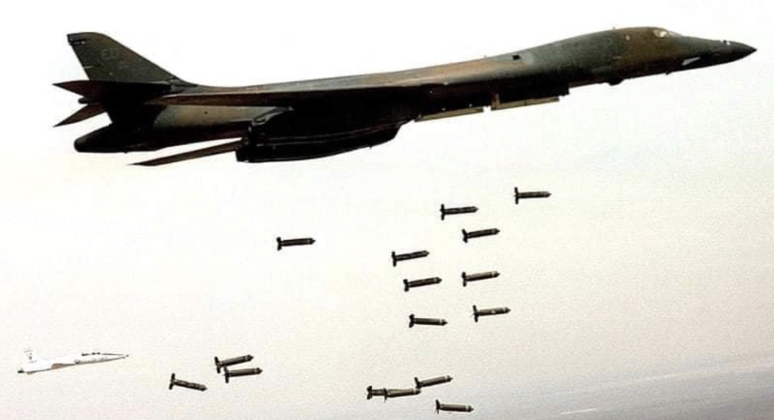 U.S. Air Force B-1B Bomber Drops Bombs U.S. Air Force B-1B Bomber Drops Bombs