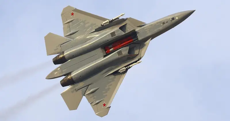 Su-57 Fighter with Three Open Weapons Bays and Kh-58 Anti-Radiation Missiles at the Dubai Airshow in 2025
