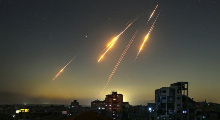 Single Warhead Iranian Ballistic Missiles Arrive Over Israeli Skies During June 2025 Retaliatory Strikes