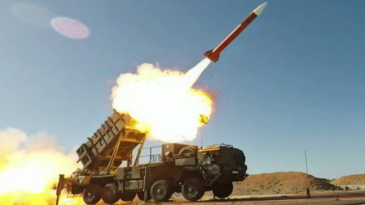 從愛國者防空系統發射飛彈