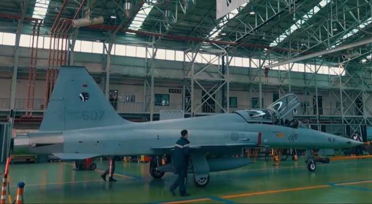 F-5 Fighter Under Maintenance in South Korea F-5 Fighter Under Maintenance in South Korea