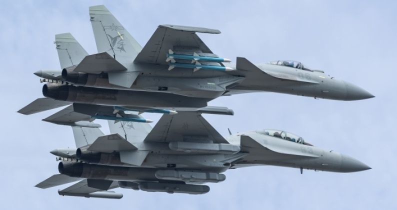 J-15B Fighter (top) and J-15D Electronic Attack Aircraft J-15B Fighter (top) and J-15D Electronic Attack Aircraft