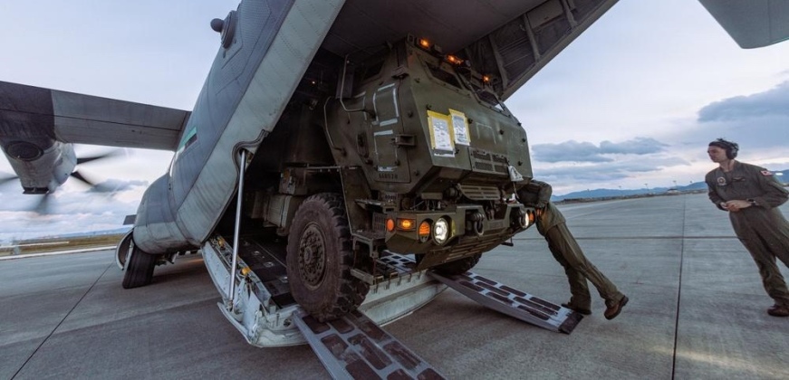 U.S. Marine Corps Redeploy HIMARS Launcher to the Middle East By C-130 U.S. Marine Corps Redeploy HIMARS Launcher to the Middle East By C-130