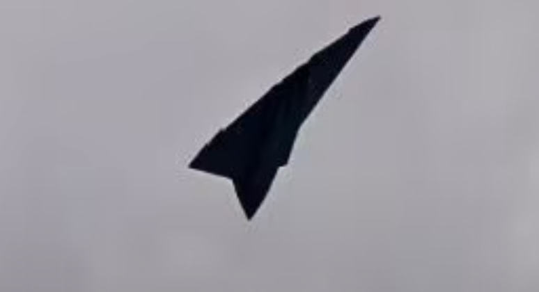 Chinese Ultra-Long Range Sixth Generation Fighter Fifth Flight Prototype