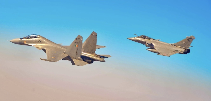 Indian Air Force Su-30MKI (front) and Rafale Fighters Indian Air Force Su-30MKI (front) and Rafale Fighters
