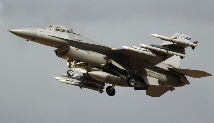 F-16 with Three AIM-120 Missiles 