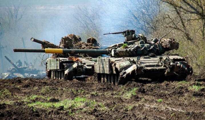 56th Separate Motorised Infantry Brigade T-64 Tanks