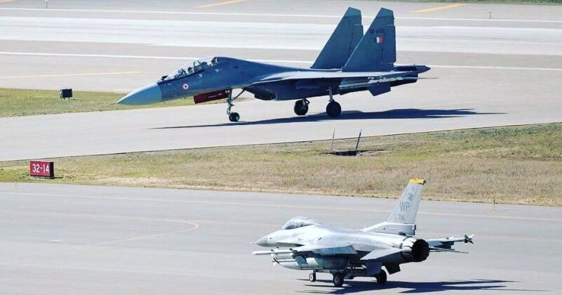 F-16 Lightweight Fighter (front) and Su-30 Heavyweight Fighter