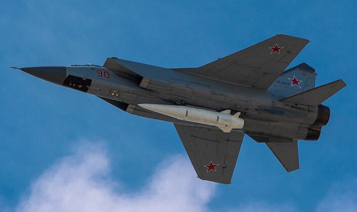 MiG-31K with Kh-47M2 Hypersonic Ballistic Missile