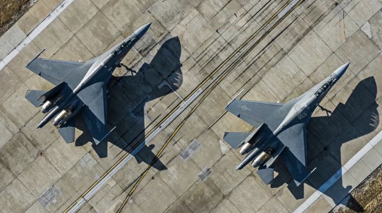 Chinese J-16 Heavyweight Fighters