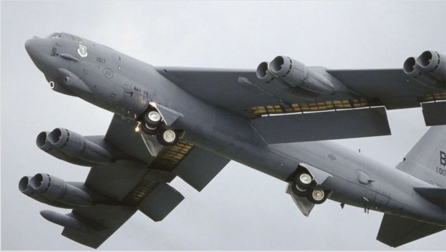 B-52 Stratofortress Heavy Bomber 