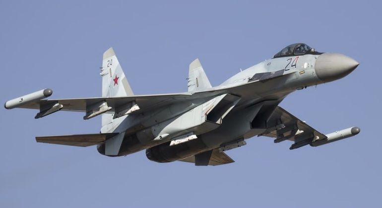 Su-35 Heavyweight Fighter