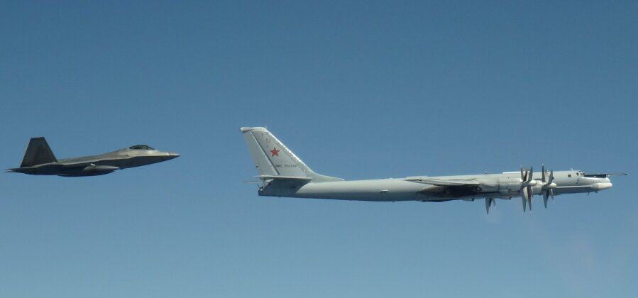 F-22 Intercepts Tu-95 Over Alaska