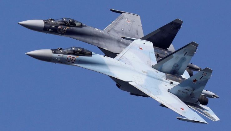 Su-35 Heavyweight Fighters 