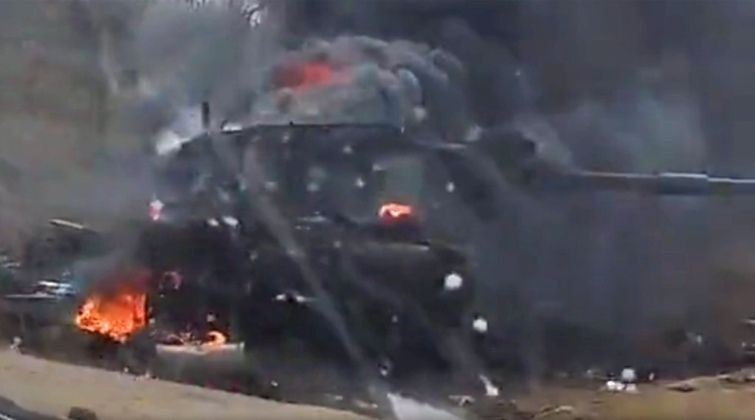 Ukrainain Army Challenger 2 Destroyed in Combat By Russian Forces