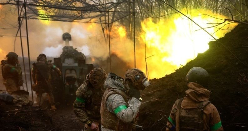 Ukrainian Personnel During Artillery Strike on Russian Forces