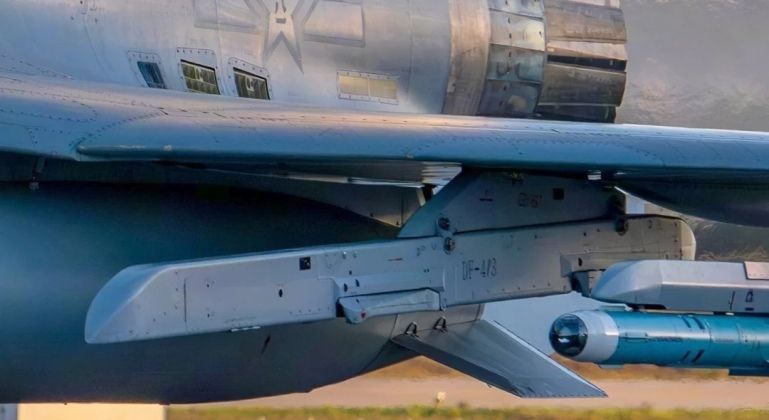 J-10C with DF-4/3 Pylon