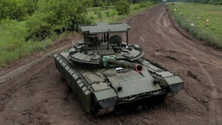 Russian Army T-80BVM Tank During Frontline Operations