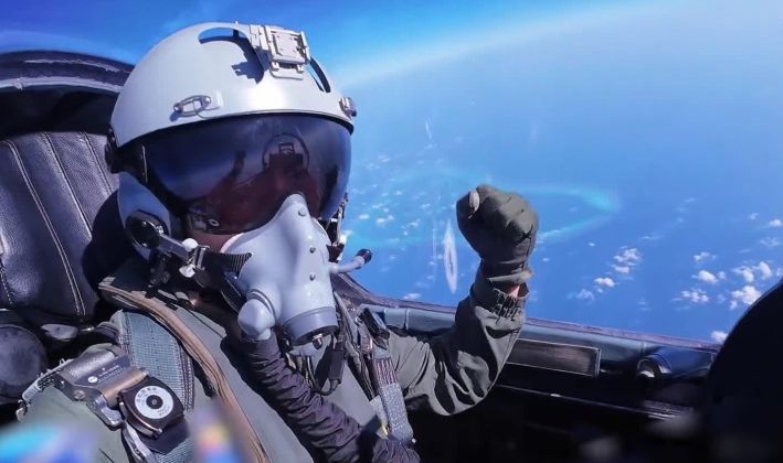 Chinese Su-30MK2 Pilot Over Huangyan Island