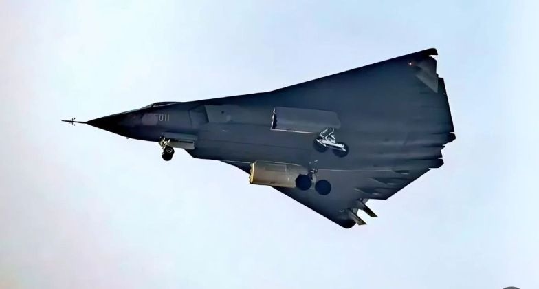 Chinese Long Range Sixth Generation Long Range Fighter Prototype