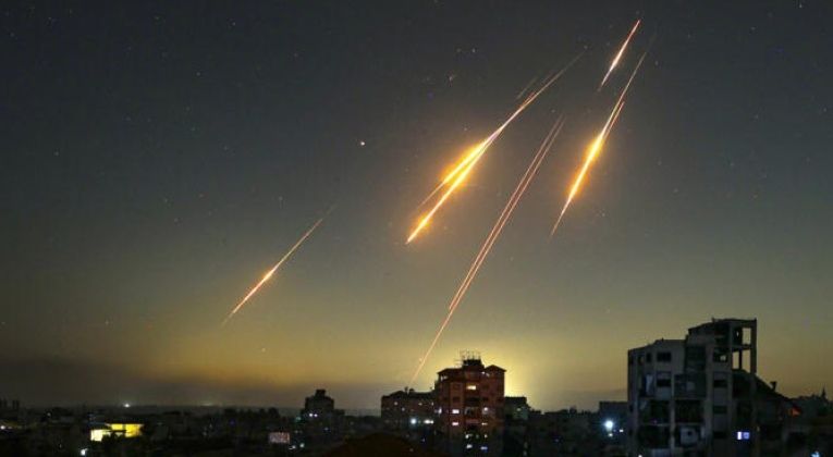 Iranian Ballistic Missiles Arrive Over Israeli Skies During June 2025 Retaliatory Strikes