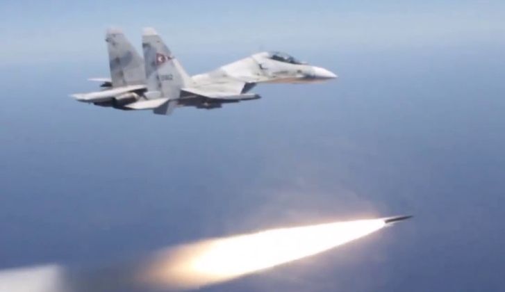 Venezuelan Air Force Su-30MK2 Launches Missile