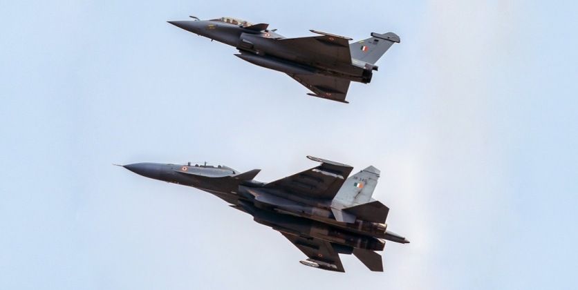 Lightweight Rafale (top) and Heavyweight Su-30 Fighters