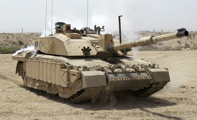 British Army Challenger 2 in Iraqi (Graeme Main)