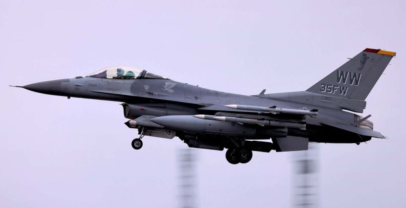 F-16 with AIM-120C Missiles (LORI)