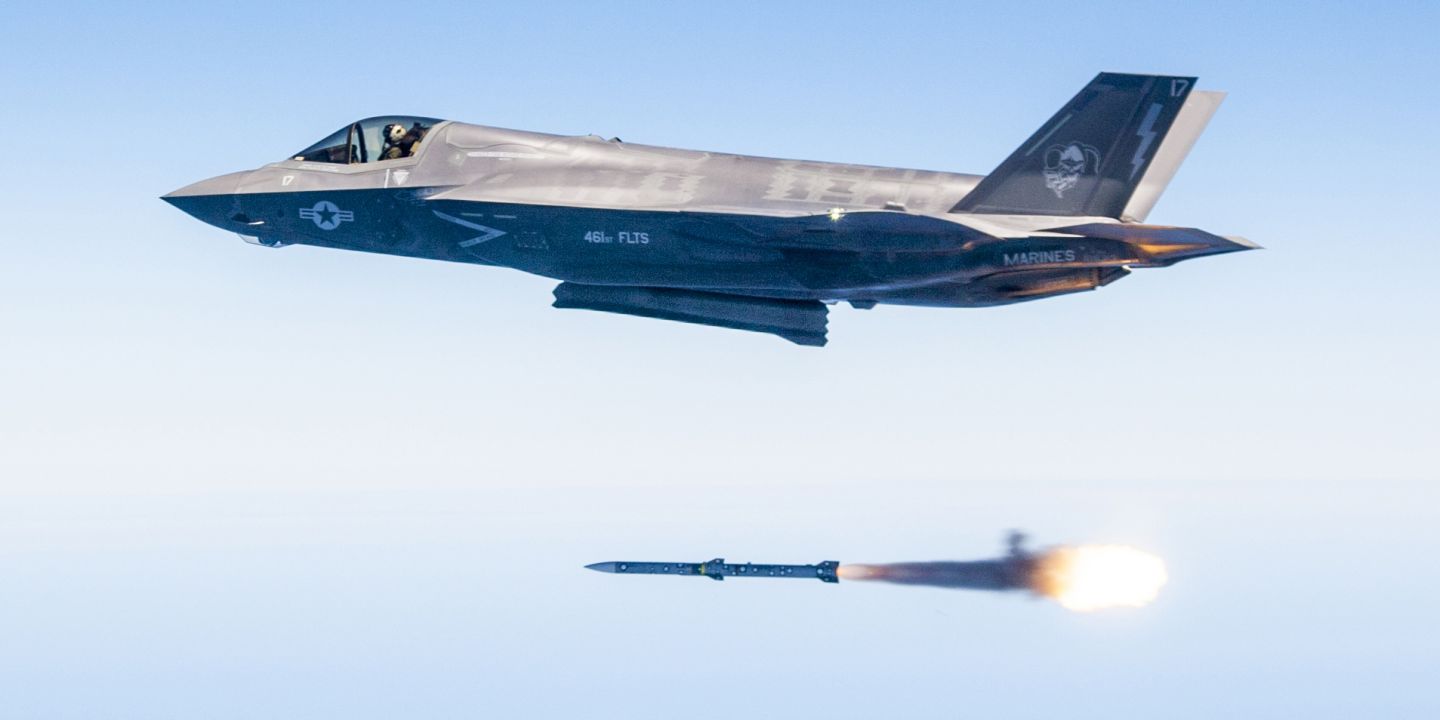 F-35 Fires AIM-120C Air to Air Missile 