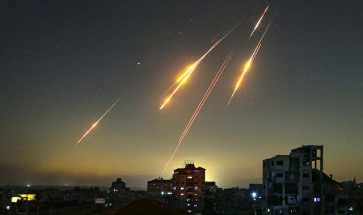 Iranian Ballistic Missiles Arrive Over Israel