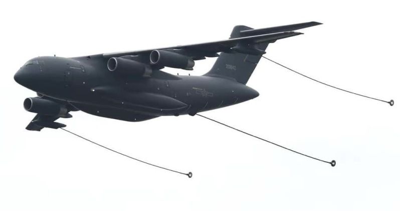 YY-20 Tanker with Extended Refuelling Booms